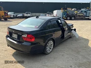 2006 BMW 3 Series 325i z VIN WBAVB13526PS65254, wystawiony jako Copart lot #61694295 z przebiegiem Nie podano mil oraz Czysty tytuł • Clean title. Historia ofert i sprzedaży dostępna na DreamBid. Obrazek 4.