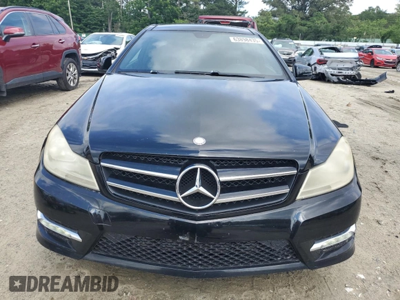2015 Mercedes-Benz C 250 z VIN WDDGJ4HB2FG410619, wystawiony jako Copart lot #63898435 z przebiegiem 157 785 mil mil oraz Czysty tytuł • Clean title. Historia ofert i sprzedaży dostępna na DreamBid. Obrazek 5.
