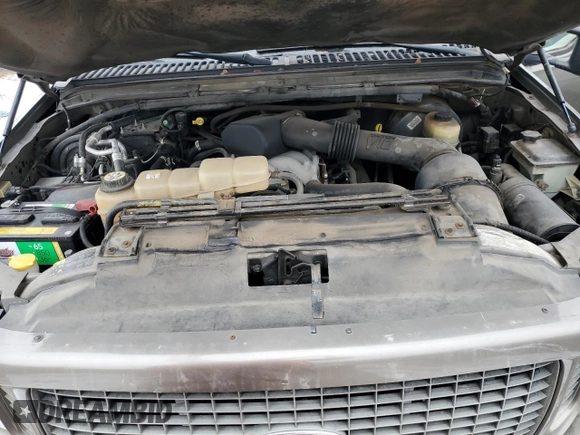 2003 Ford Excursion Limited z VIN 1FMNU43S53EA80400, wystawiony jako Copart lot #88481675 z przebiegiem 177 274 mil mil oraz Szkody całkowita. Historia ofert i sprzedaży dostępna na DreamBid. Obrazek 11.
