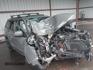 2022 Jeep Grand Cherokee Laredo E z VIN 1C4RJFAG2NC120634, wystawiony jako IAAI lot #41555164 z przebiegiem Nie podano mil oraz . Historia ofert i sprzedaży dostępna na DreamBid. Obrazek 6.