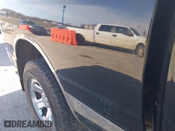 2013 Ram 1500 ST z VIN 1C6RR7FP8DS611213, wystawiony jako IAAI lot #41384202 z przebiegiem 155 734 mil mil oraz . Historia ofert i sprzedaży dostępna na DreamBid. Obrazek 18.