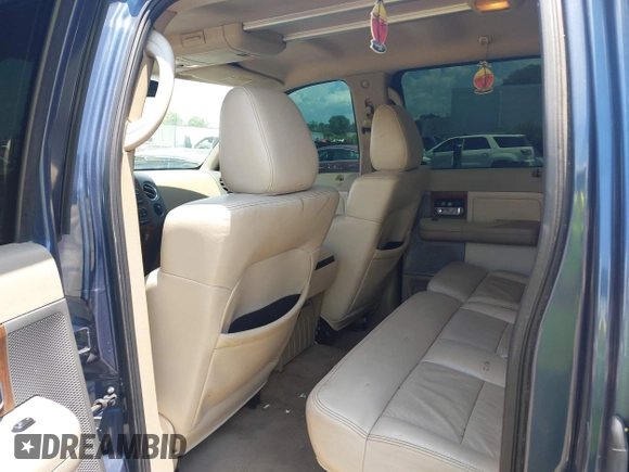 2004 Ford F-150 XLT z VIN 1FTPW14514KC84712, wystawiony jako IAAI lot #42636693 z przebiegiem 244 188 mil mil oraz . Historia ofert i sprzedaży dostępna na DreamBid. Obrazek 8.