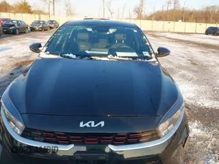 2023 Kia Forte GT-Line z VIN 3KPF54AD2PE534865, wystawiony jako IAAI lot #41417713 z przebiegiem 24 074 mil mil oraz . Historia ofert i sprzedaży dostępna na DreamBid. Obrazek 12.