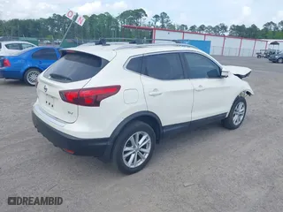 2017 Nissan Rogue Sport SV with VIN JN1BJ1CP4HW018940, listed as a IAAI auction lot 42127594 with 98,684 mi miles. Bid and sale history available at carsss.com. Image 4.