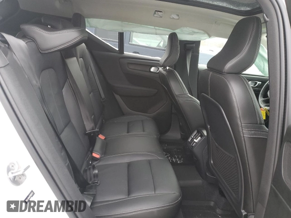 2023 Volvo XC40 Plus Dark Theme с VIN YV4L12UW2P2083723, выставлен на аукционе Copart как лот 44937995 с пробегом 8 488 миль миль и Списание • Salvage title. История ставок и продаж доступна на DreamBid. Изображение 11.