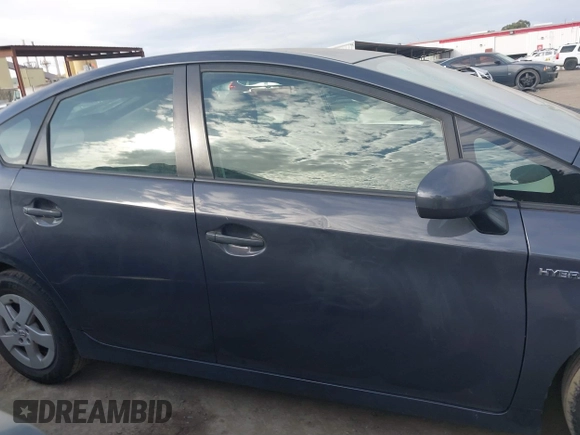 2011 Toyota Prius I with VIN JTDKN3DU2B1386328, listed as a IAAI auction lot 41598572 with 229,231 mi miles. Bid and sale history available at carsss.com. Image 13.