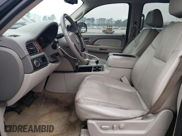 2007 Chevrolet Suburban LTZ with VIN 3GNFC16057G109940, listed as a Copart auction lot 49173865 with 205,133 mi miles and Salvage title. Bid and sale history available at DreamBid. Image 7.