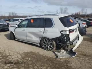 2025 BMW X7 xDrive40i with VIN 5UX23EM03S9Y24904, listed as a Copart auction lot 43940285 with 0 mi miles and Clean Title. Bid and sale history available at carsss.com. Image 2.