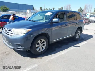 2013 Toyota Highlander with VIN 5TDBK3EH5DS186463, listed as a IAAI auction lot 41754744 with 251,850 mi miles. Bid and sale history available at carsss.com. Image 2.