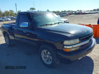 2002 Chevrolet Silverado 1500 with VIN 1GCEC14V22Z138422, listed as a IAAI auction lot 40975500 with Not Provided miles. Bid and sale history available at carsss.com. Image 1.