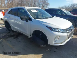 2020 Mitsubishi Eclipse Cross LE z VIN JA4AT4AA8LZ019061, wystawiony jako IAAI lot #41645921 z przebiegiem 80 293 mil mil oraz . Historia ofert i sprzedaży dostępna na DreamBid. Obrazek 1.