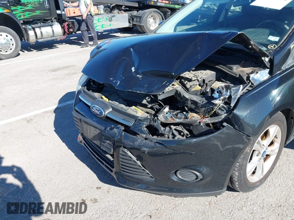 2013 Ford Focus SE with VIN 1FADP3F27DL183804, listed as a IAAI auction lot 40899670 with 66,352 mi miles. Bid and sale history available at carsss.com. Image 6.