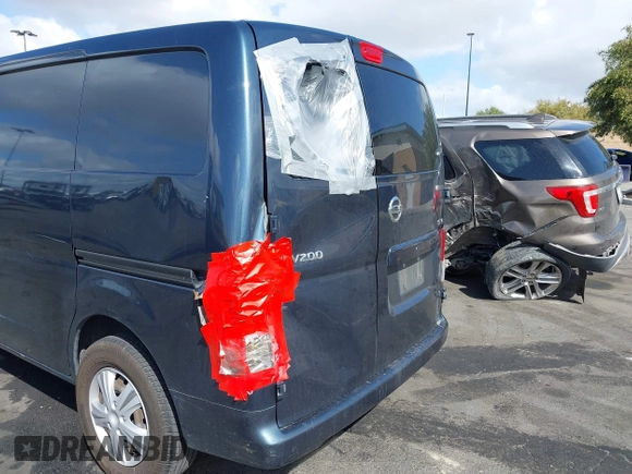 2015 Nissan NV200 SV with VIN 3N6CM0KN9FK703833, listed as a IAAI auction lot 41956251 with 259,155 mi miles. Bid and sale history available at carsss.com. Image 6.