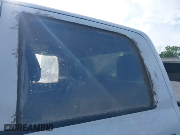 2015 Ram 2500 Tradesman with VIN 3C6TR5CT1FG628313, listed as a IAAI auction lot 42105431 with 306,368 mi miles and . Bid and sale history available at DreamBid. Image 18.