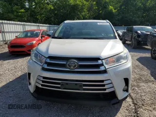 2018 Toyota Highlander SE with VIN 5TDJZRFH5JS536369, listed as a Copart auction lot 61564955 with 130,185 mi miles and Salvage title. Bid and sale history available at DreamBid. Image 5.