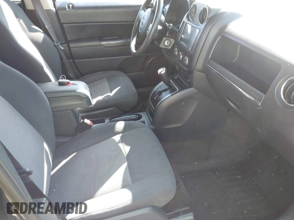 2015 Jeep Patriot Sport with VIN 1C4NJPBB8FD399932, listed as a IAAI auction lot 41935017 with 92,379 mi miles. Bid and sale history available at carsss.com. Image 5.