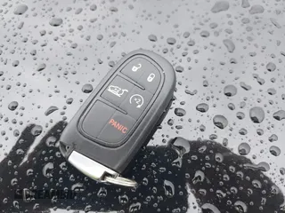 2021 Jeep Cherokee Limited z VIN 1C4PJMDX8MD121545, wystawiony jako IAAI lot #42706490 z przebiegiem 154 382 mil mil oraz . Historia ofert i sprzedaży dostępna na DreamBid. Obrazek 11.