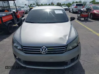 2012 Volkswagen Passat SE z VIN 1VWBH7A3XCC069006, wystawiony jako IAAI lot #42393437 z przebiegiem 157 039 mil mil oraz . Historia ofert i sprzedaży dostępna na DreamBid. Obrazek 6.