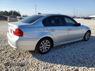 2007 BMW 3 Series 328i with VIN WBAVC53507FZ80268, listed as a Copart auction lot 45390785 with 129,515 mi miles and Clean title. Bid and sale history available at DreamBid. Image 3.