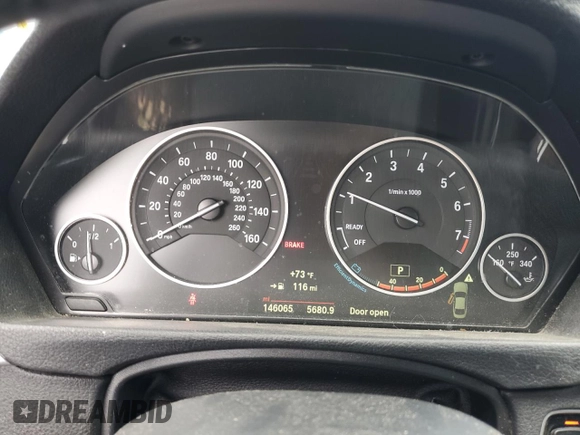 2015 BMW 4 Series 435i xDrive z VIN WBA3R5C56FK372962, wystawiony jako Copart lot #56378055 z przebiegiem 146 065 mil mil oraz Szkoda całkowita • Salvage title. Historia ofert i sprzedaży dostępna na DreamBid. Obrazek 9.
