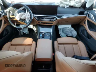 2023 BMW i4 eDrive35 z VIN WBY43AW08PFR10037, wystawiony jako Copart lot #66393433 z przebiegiem 3 313 mil mil oraz . Historia ofert i sprzedaży dostępna na DreamBid. Obrazek 8.