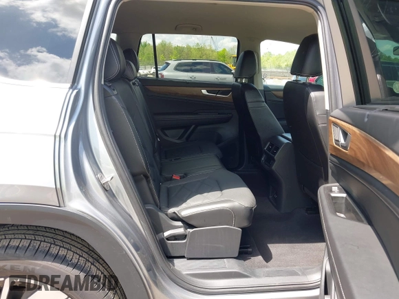 2024 Volkswagen Atlas SE with VIN 1V2HR2CA4RC577309, listed as a IAAI auction lot 42107825 with 25,694 mi miles and . Bid and sale history available at DreamBid. Image 8.