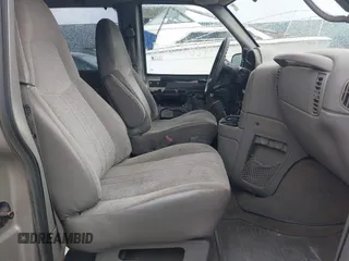 2005 Chevrolet Astro with VIN 1GNEL19X75B111070, listed as a IAAI auction lot 42029081 with Not Provided miles. Bid and sale history available at carsss.com. Image 5.