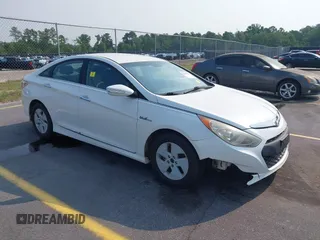 2012 Hyundai Sonata Hybrid z VIN KMHEC4A42CA037678, wystawiony jako IAAI lot #42406214 z przebiegiem 119 403 mil mil oraz . Historia ofert i sprzedaży dostępna na DreamBid. Obrazek 1.