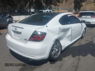 2010 Scion tC z VIN JTKDE3B70A0321271, wystawiony jako IAAI lot #42461229 z przebiegiem 181 319 mil mil oraz . Historia ofert i sprzedaży dostępna na DreamBid. Obrazek 4.