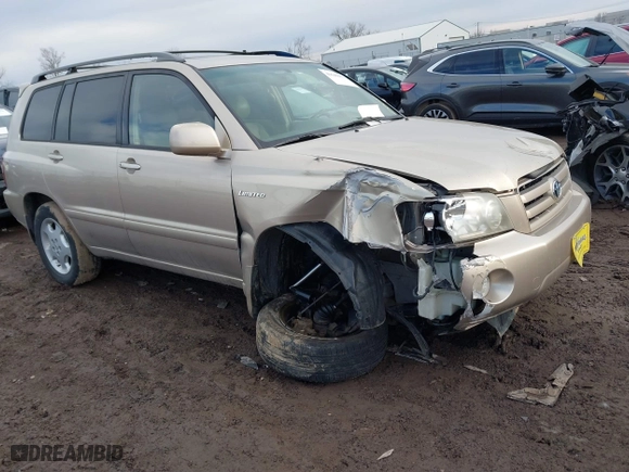 2004 Toyota Highlander with VIN JTEEP21AX40055853, listed as a IAAI auction lot 41640471 with 186,409 mi miles. Bid and sale history available at carsss.com. Image 1.