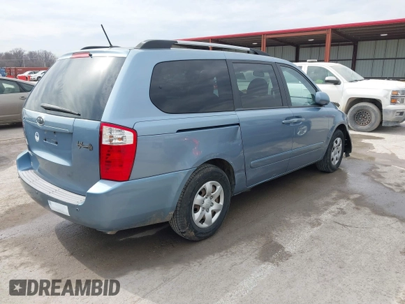 2010 Kia Sedona LX with VIN KNDMG4C34A6324741, listed as a IAAI auction lot 41665347 with 135,904 mi miles. Bid and sale history available at carsss.com. Image 4.