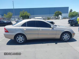 2003 Mercedes-Benz C 240 с VIN WDBRF81J23F422346, выставлен на аукционе IAAI как лот 42598405 с пробегом 115 117 миль миль и . История ставок и продаж доступна на DreamBid. Изображение 13.