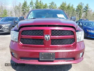 2018 Ram 1500 Express z VIN 1C6RR7FGXJS265225, wystawiony jako IAAI lot #42026301 z przebiegiem 109 131 mil mil oraz . Historia ofert i sprzedaży dostępna na DreamBid. Obrazek 12.