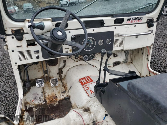 1981 Jeep CJ z VIN 1JCBM85E9BT029304, wystawiony jako Copart lot #75092174 z przebiegiem 49 288 mil mil oraz Szkody całkowita. Historia ofert i sprzedaży dostępna na DreamBid. Obrazek 8.