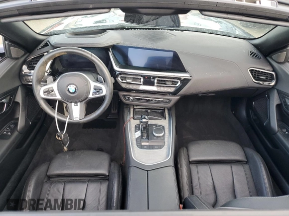 2020 BMW Z4 sDriveM40i z VIN WBAHF9C08LWW33054, wystawiony jako Copart lot #73803034 z przebiegiem Nie podano mil oraz Nie do naprawy. Historia ofert i sprzedaży dostępna na DreamBid. Obrazek 8.