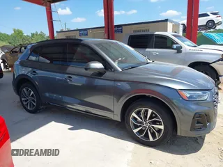 2024 Audi Q5 S line Premium z VIN WA1GAAFY5R2109175, wystawiony jako IAAI lot #41938991 z przebiegiem 7133 mil mil oraz . Historia ofert i sprzedaży dostępna na DreamBid. Obrazek 14.