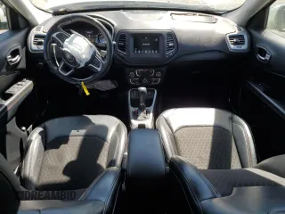 2020 Jeep Compass Latitude z VIN 3C4NJCBB2LT162755, wystawiony jako Copart lot #57730165 z przebiegiem 51 153 mil mil oraz Szkoda całkowita • Salvage title. Historia ofert i sprzedaży dostępna na DreamBid. Obrazek 8.