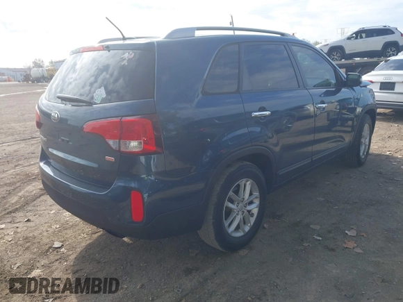 2014 Kia Sorento LX with VIN 5XYKT4A6XEG510139, listed as a IAAI auction lot 40438670 with 155,854 mi miles. Bid and sale history available at carsss.com. Image 4.
