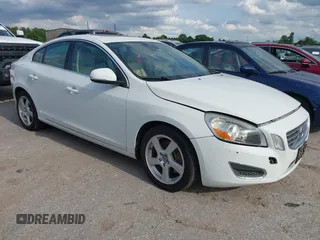 2012 Volvo S60 T5 z VIN YV1622FS3C2036020, wystawiony jako IAAI lot #42360204 z przebiegiem 121 892 mil mil oraz . Historia ofert i sprzedaży dostępna na DreamBid. Obrazek 1.