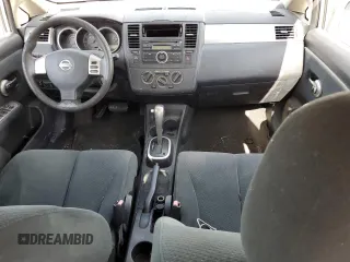 2010 Nissan Versa S с VIN 3N1BC1CP4AL377422, выставлен на аукционе Copart как лот 63811855 с пробегом Не указан миль и Чистый • Clean title. История ставок и продаж доступна на DreamBid. Изображение 8.