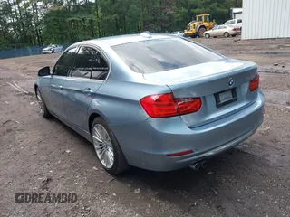 2013 BMW 3 Series 328i z VIN WBA3A5G57DNP19440, wystawiony jako IAAI lot #42540834 z przebiegiem 135 117 mil mil oraz . Historia ofert i sprzedaży dostępna na DreamBid. Obrazek 3.