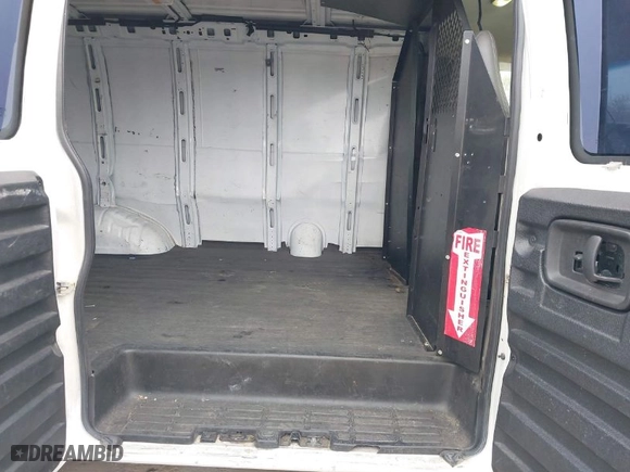 2007 Chevrolet Express Cargo Van with VIN 1GCFG15X671194331, listed as a IAAI auction lot 41900166 with 207,529 mi miles. Bid and sale history available at carsss.com. Image 8.