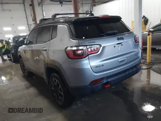 2019 Jeep Compass Trailhawk with VIN 3C4NJDDB9KT765459, listed as a IAAI auction lot 41319891 with 83,860 mi miles and . Bid and sale history available at carsss.com. Image 3.