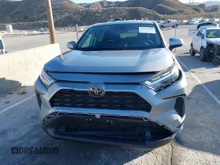 2025 Toyota RAV4 LE with VIN 2T3K1RFV3SW372394, listed as a IAAI auction lot 41616009 with 739 mi miles. Bid and sale history available at carsss.com. Image 12.