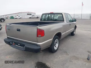 1998 Isuzu Hombre z VIN 1GGCS1943W8654177, wystawiony jako IAAI lot #41365774 z przebiegiem 136 253 mil mil oraz . Historia ofert i sprzedaży dostępna na DreamBid. Obrazek 4.