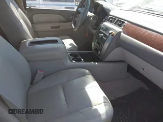 2007 GMC Yukon XL SLT with VIN 1GKFK16317J206173, listed as a IAAI auction lot 42117433 with Not Provided miles. Bid and sale history available at carsss.com. Image 5.