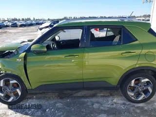 2024 Hyundai Venue SEL z VIN KMHRC8A37RU338485, wystawiony jako IAAI lot #41271559 z przebiegiem 18 665 mil mil oraz . Historia ofert i sprzedaży dostępna na DreamBid. Obrazek 14.