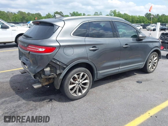 2017 Lincoln MKC Select z VIN 5LMCJ2C98HUL12189, wystawiony jako IAAI lot #42107839 z przebiegiem 158 179 mil mil oraz . Historia ofert i sprzedaży dostępna na DreamBid. Obrazek 4.