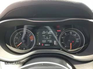 2020 Jeep Cherokee Altitude with VIN 1C4PJLLB2LD592914, listed as a Copart auction lot 57686955 with 55,524 mi miles and Salvage title. Bid and sale history available at DreamBid. Image 9.