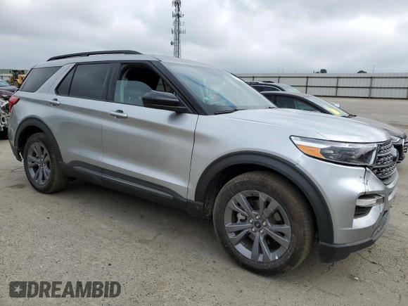 2024 Ford Explorer XLT with VIN 1FMSK7DHXRGA32630, listed as a Copart auction lot 45739405 with 885 mi miles and Salvage Title. Bid and sale history available at carsss.com. Image 4.